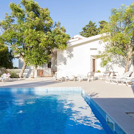 Aires Da Serra Hotel 4*