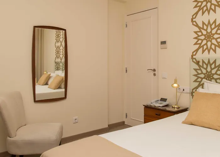 Hotell Aires Da Serra Torres Novas