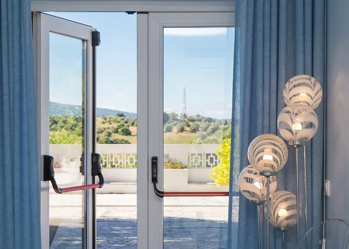 Hotell Aires Da Serra Torres Novas